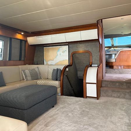Yacht 20Metros Otel Sant Adria de Besos Dış mekan fotoğraf