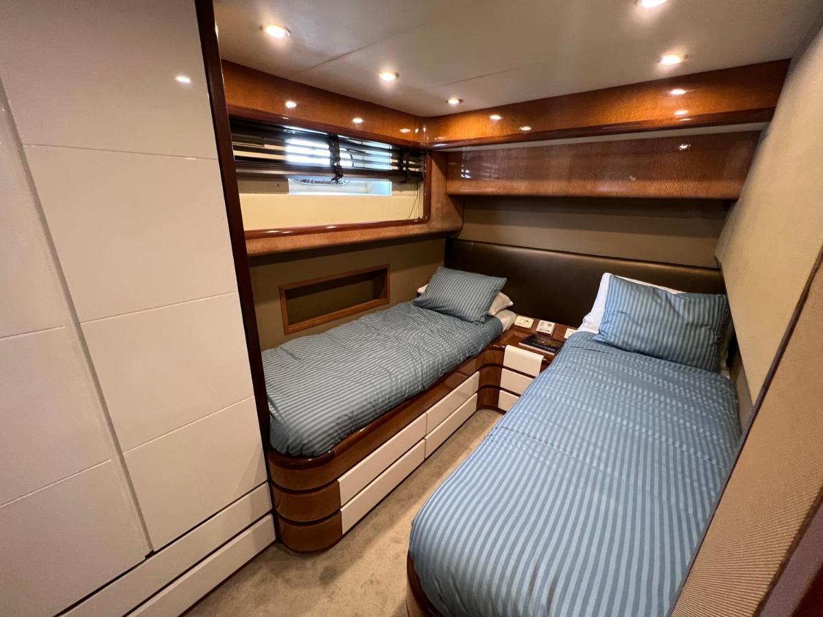 Yacht 20Metros Otel Sant Adria de Besos Dış mekan fotoğraf