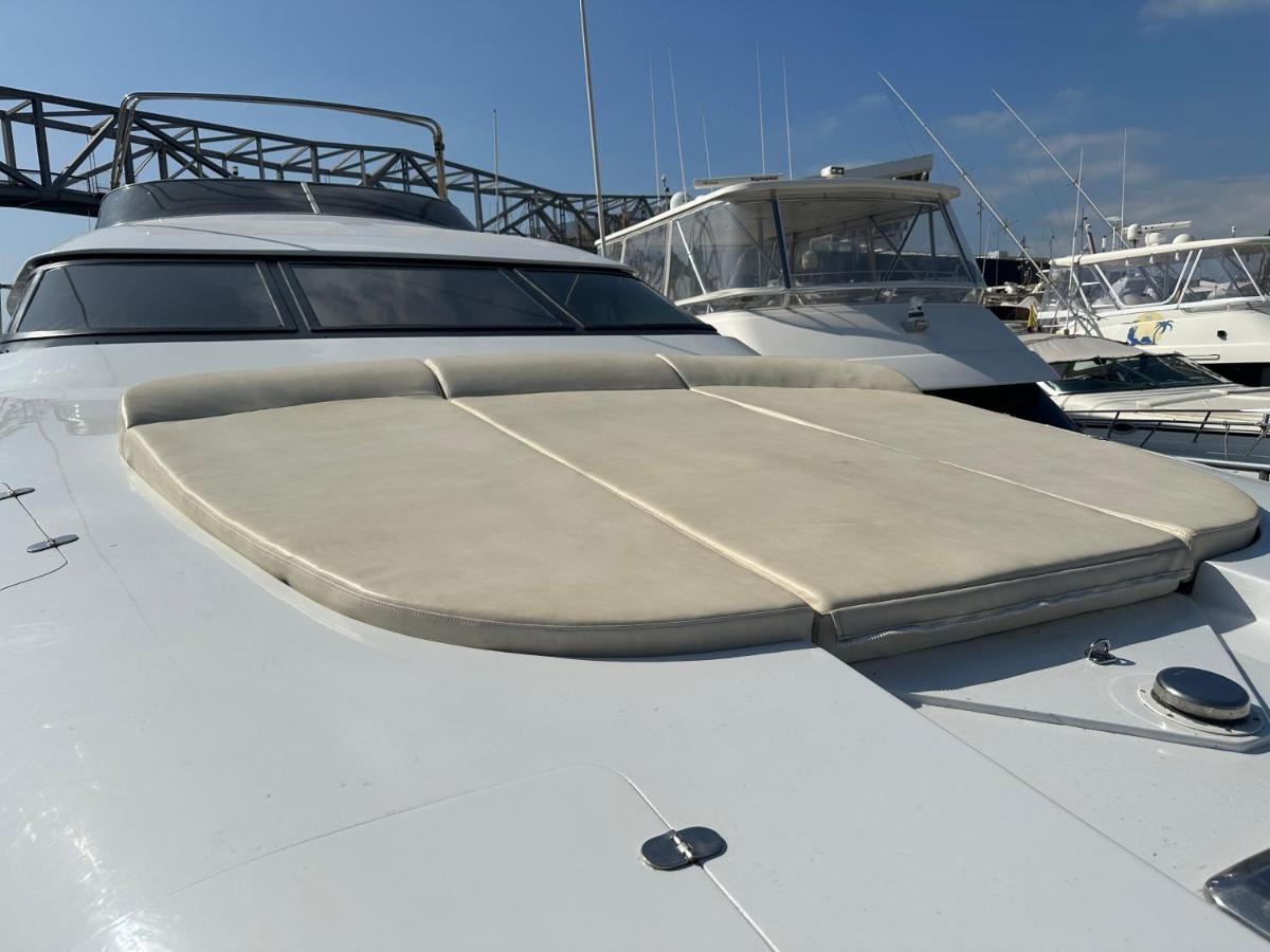 Yacht 20Metros Otel Sant Adria de Besos Dış mekan fotoğraf