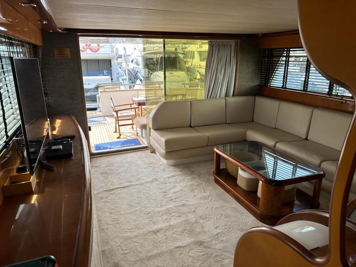 Yacht 20Metros Otel Sant Adria de Besos Dış mekan fotoğraf