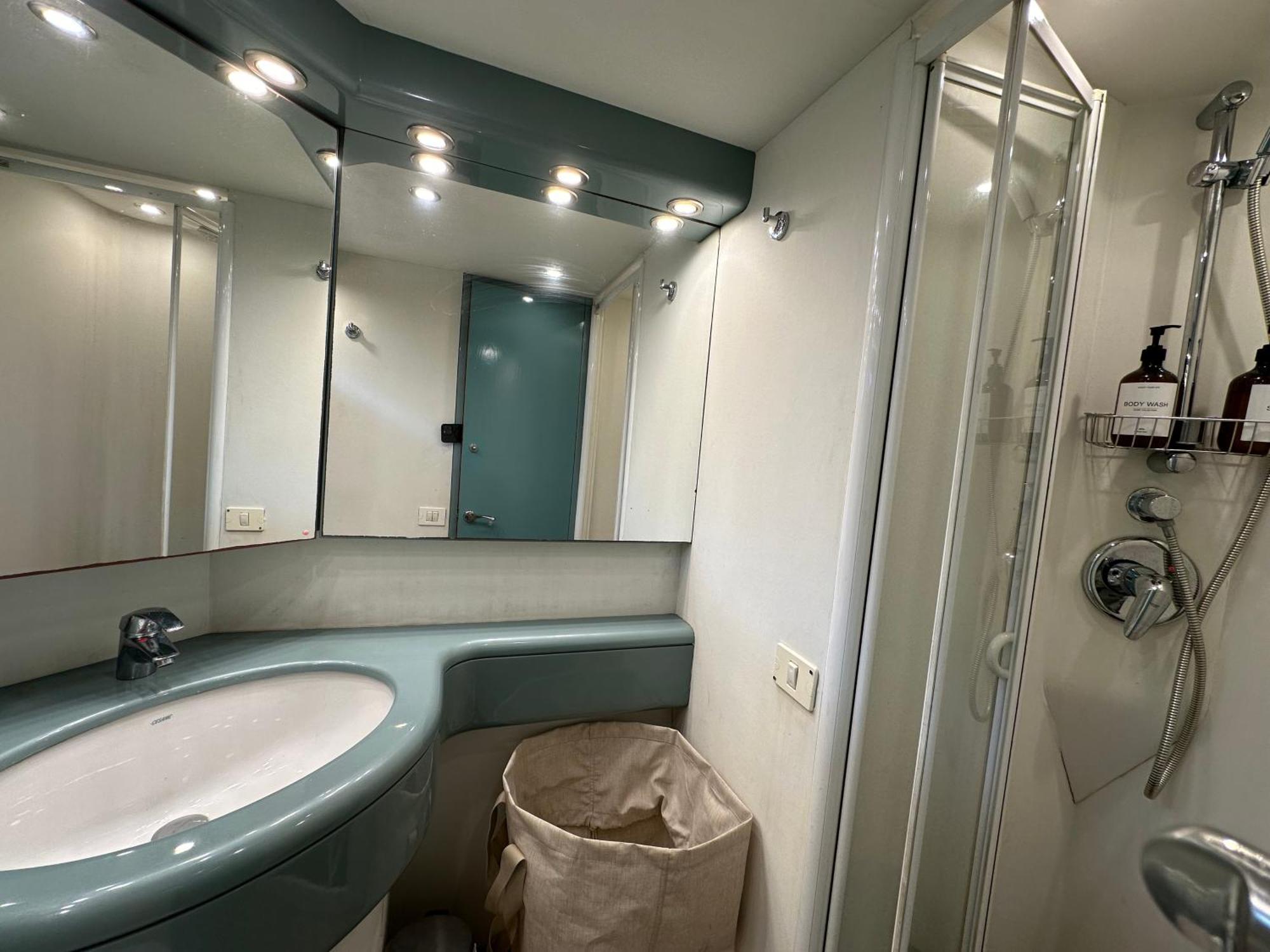 Yacht 20Metros Otel Sant Adria de Besos Dış mekan fotoğraf